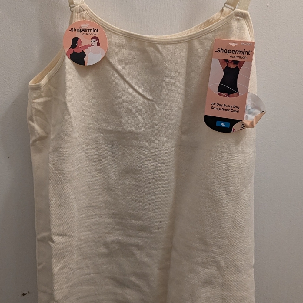 Shapermint Essentials All Day Every Day day Scoop Neck Cami